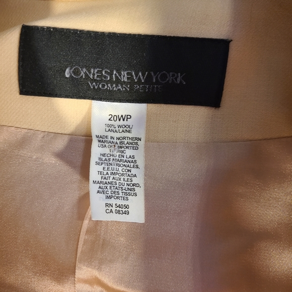 Jones New York cream blazer! 20wp - Picture 2 of 3